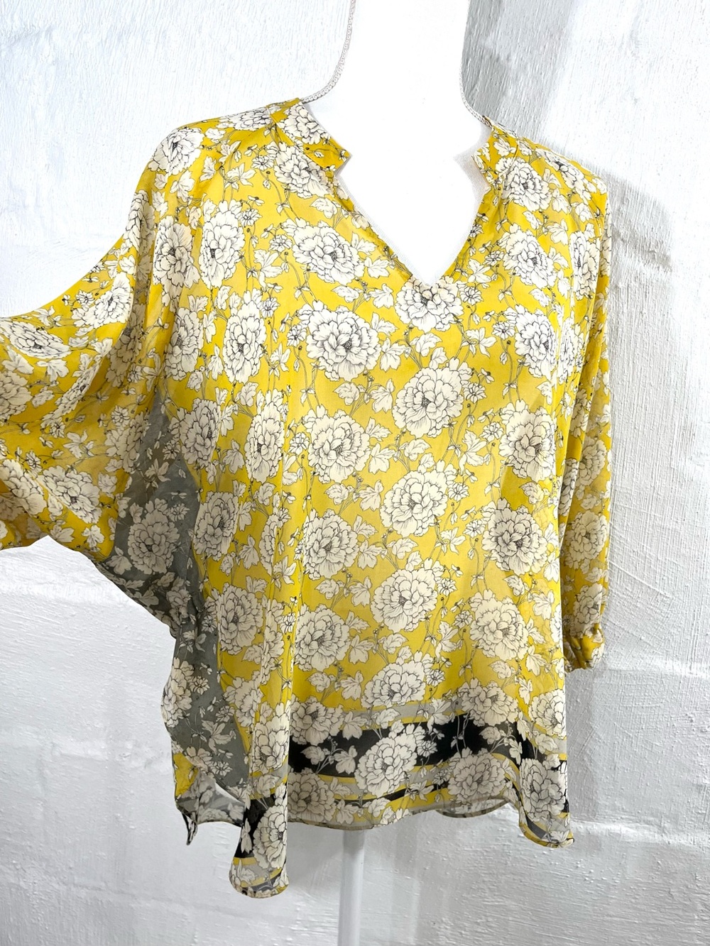CABI FLORAL PULLOVER TOP WITH BACK TIE